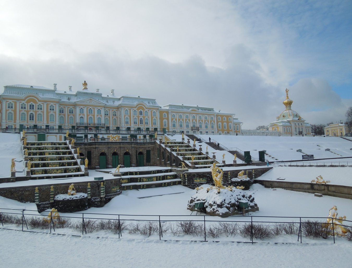 Большой петергофский дворец