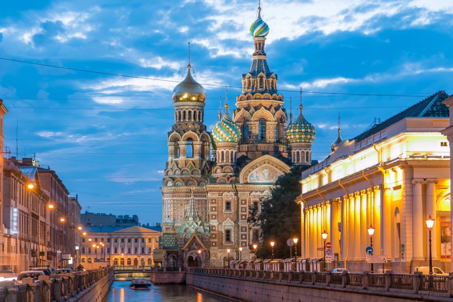Ночная близость с Петербургом.